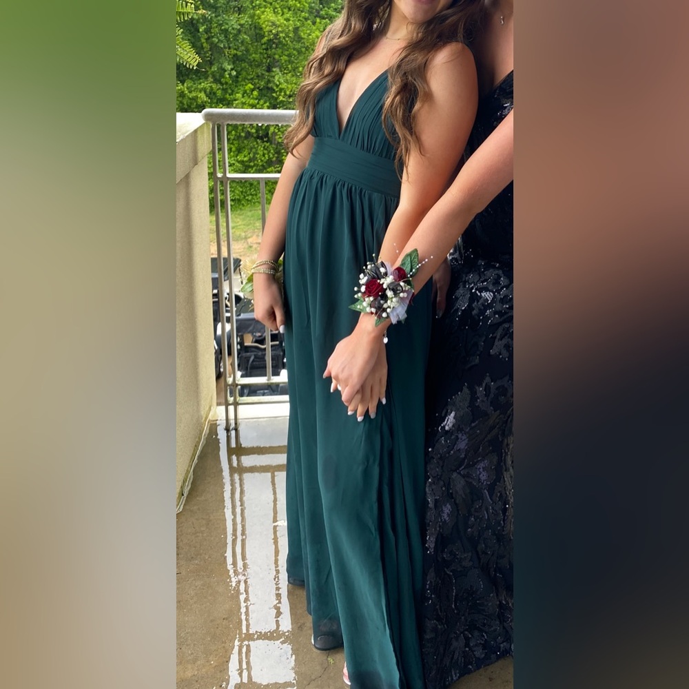 Lulu's Elegant Green Prom Dress